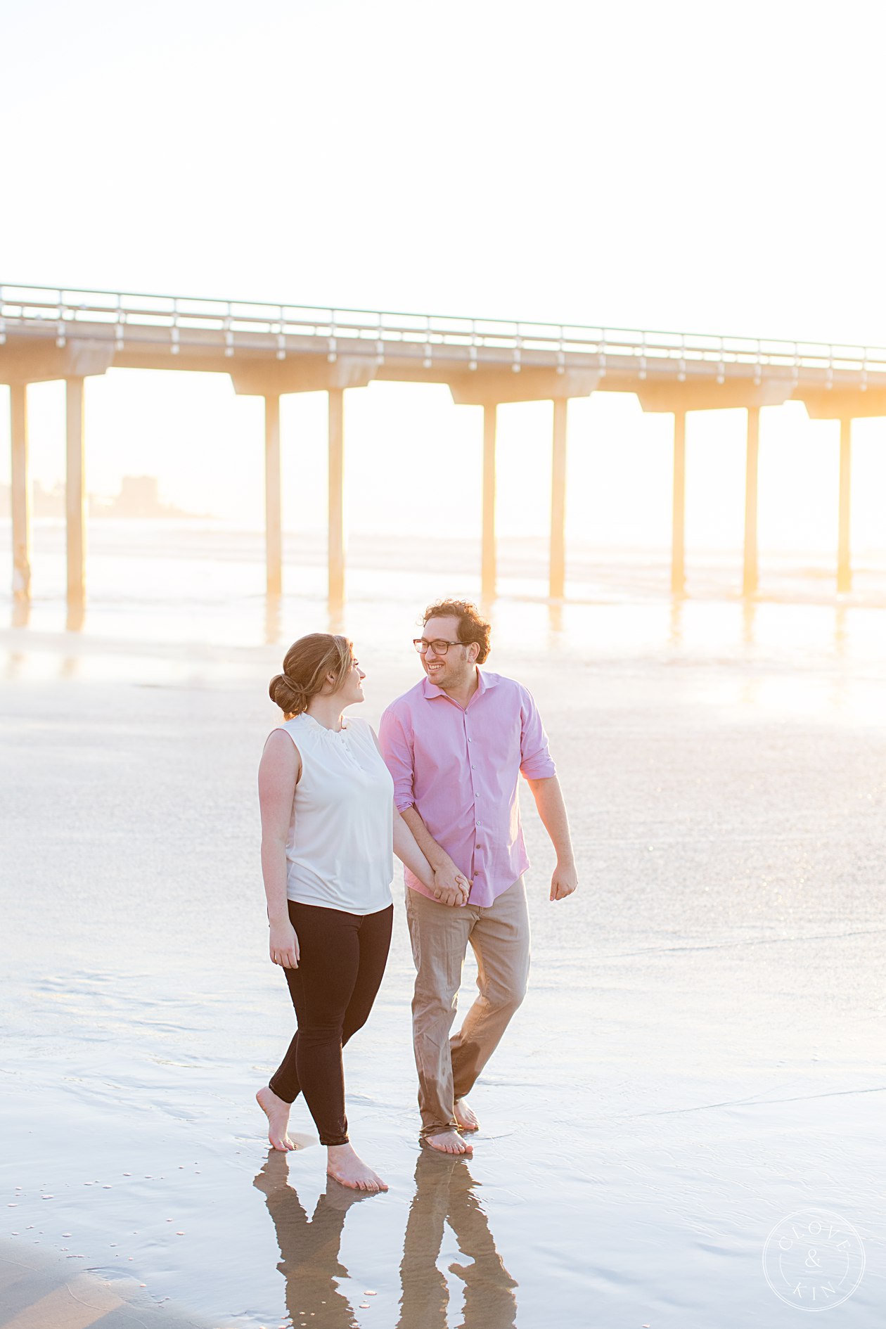 Scripps Seaside Forum Engagement, la jolla engagement, scripps pier, scripps pier portrait session, golden hour portraits, golden hour engagement session, natural light engagement photographers, beach engagement session