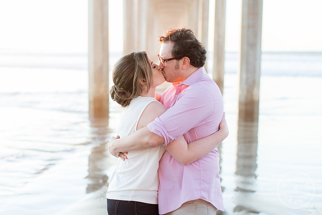 Scripps Seaside Forum Engagement, la jolla engagement, scripps pier, scripps pier portrait session, golden hour portraits, golden hour engagement session, natural light engagement photographers, beach engagement session