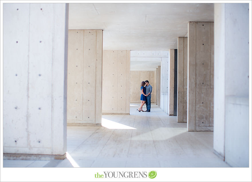 Salk Institute portrait photography, San Diego portrait photography, San Diego beach photography, beach picnic photography, Torrey Pines portrait photography, one year anniversary portraits, the Youngrens portrait photography