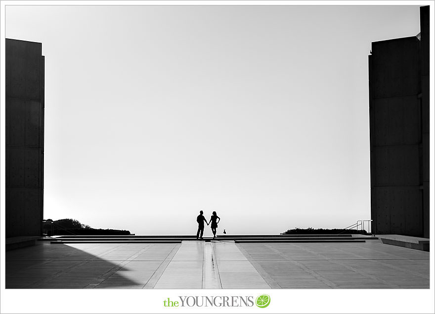 Salk Institute portrait photography, San Diego portrait photography, San Diego beach photography, beach picnic photography, Torrey Pines portrait photography, one year anniversary portraits, the Youngrens portrait photography