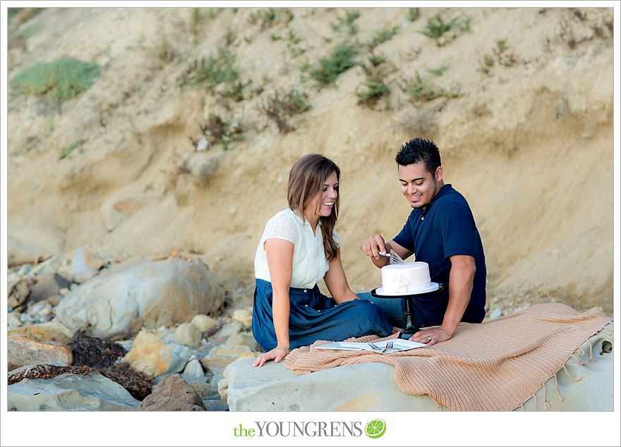 Salk Institute portrait photography, San Diego portrait photography, San Diego beach photography, beach picnic photography, Torrey Pines portrait photography, one year anniversary portraits, the Youngrens portrait photography, the Youngrens portraits