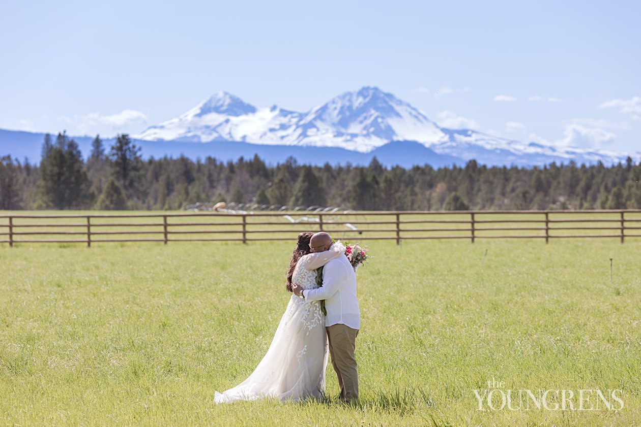 Bend Private Estate Wedding, private estate elopement, covid wedding, intimate wedding in bend, bend oregon wedding, bend wedding photographer, oregon wedding photographer, bend photographer, mountain wedding, married photography team