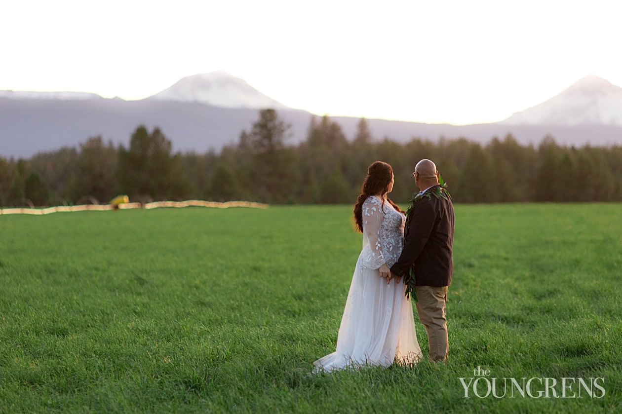 Bend Private Estate Wedding, private estate elopement, covid wedding, intimate wedding in bend, bend oregon wedding, bend wedding photographer, oregon wedding photographer, bend photographer, mountain wedding, married photography team