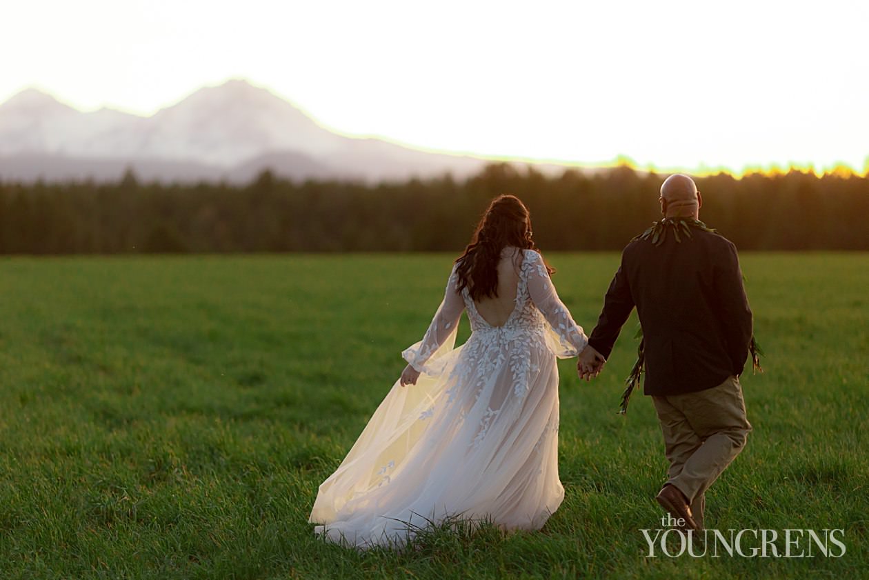 Bend Private Estate Wedding, private estate elopement, covid wedding, intimate wedding in bend, bend oregon wedding, bend wedding photographer, oregon wedding photographer, bend photographer, mountain wedding, married photography team