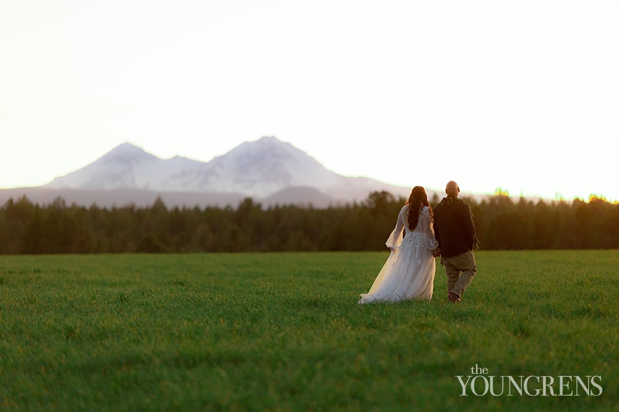 Bend Private Estate Wedding, private estate elopement, covid wedding, intimate wedding in bend, bend oregon wedding, bend wedding photographer, oregon wedding photographer, bend photographer, mountain wedding, married photography team